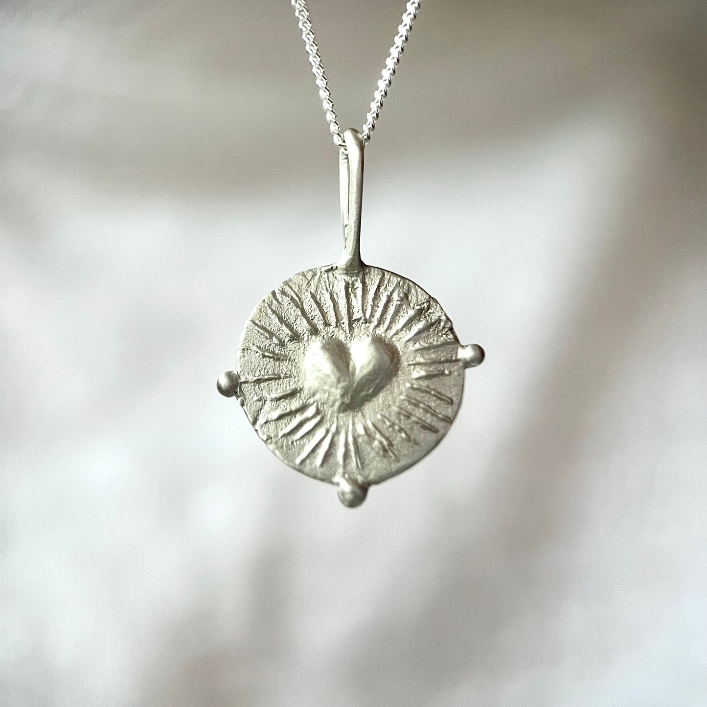 Cor Vitae Pendant in Silver