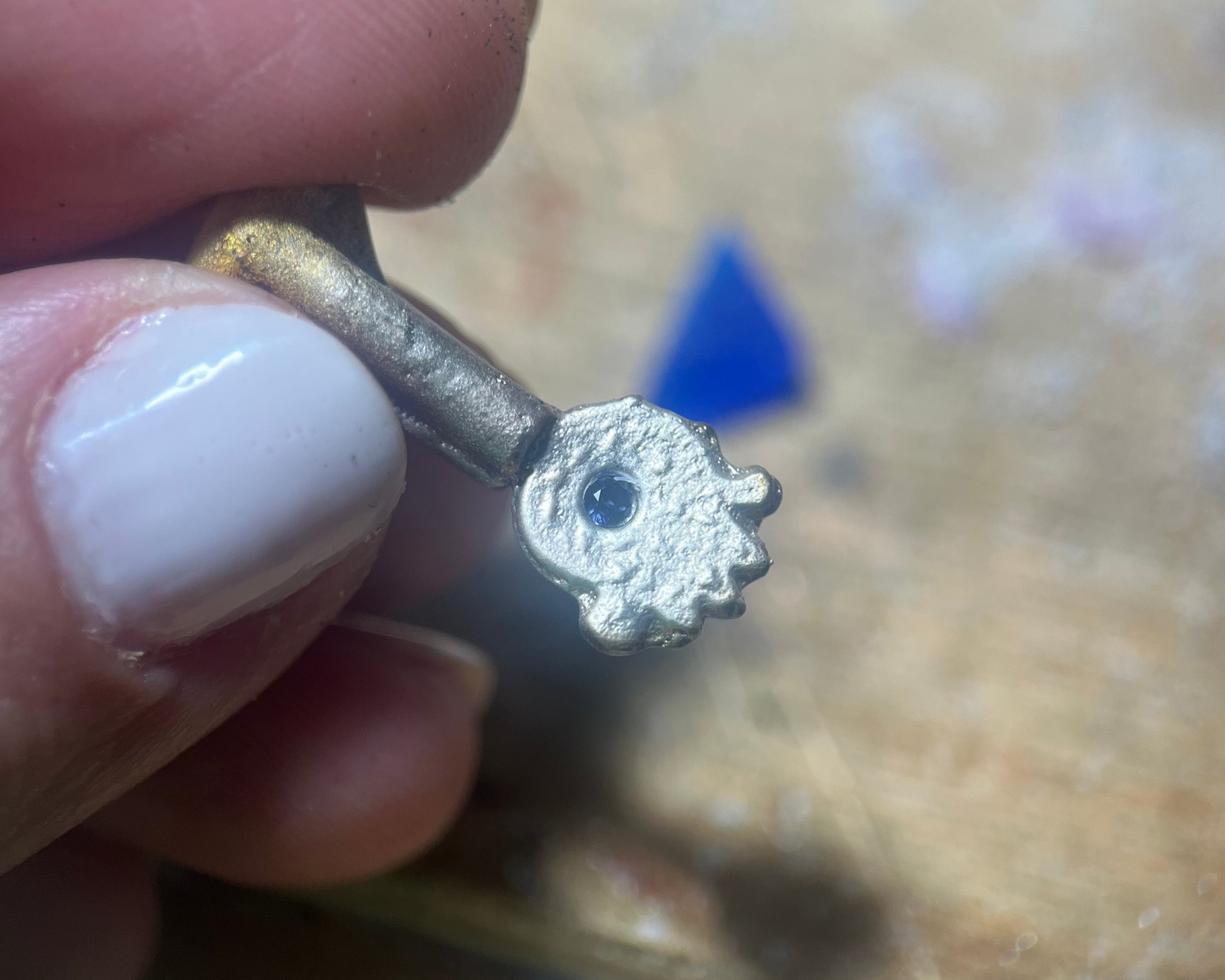 Hamsa Pendant With Lab Sapphire in Silver
